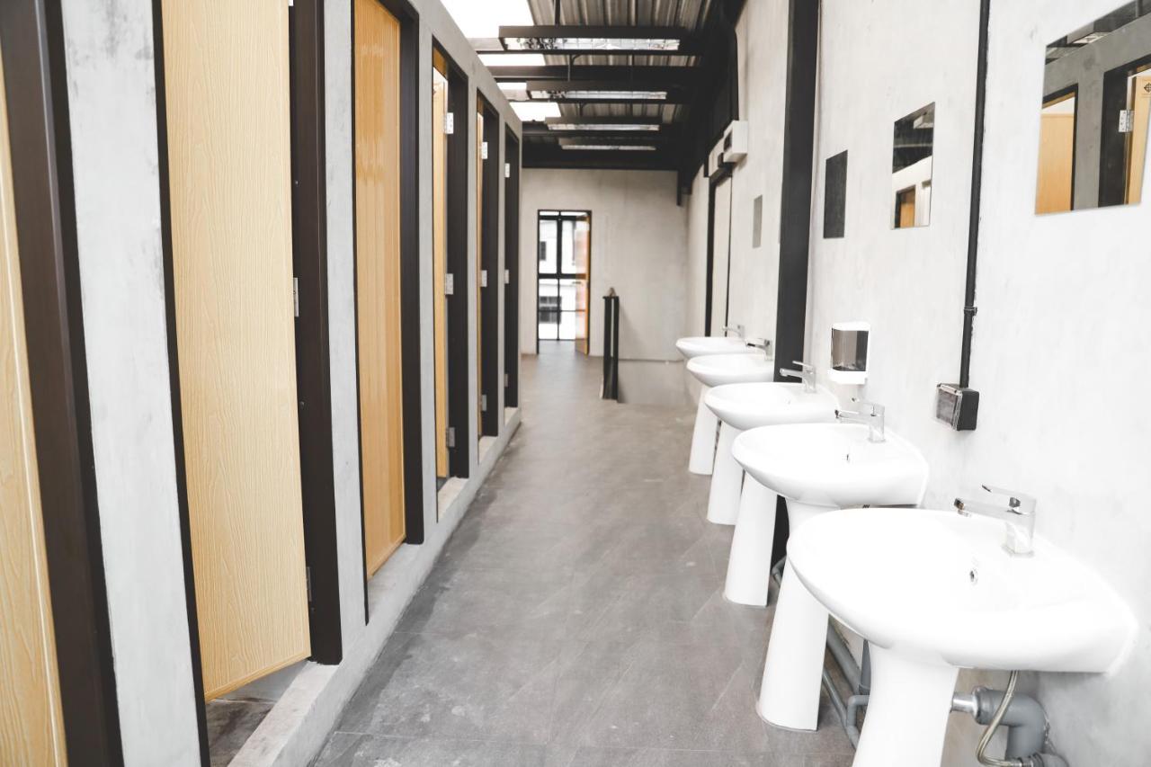 The Cube Hostel Khaosan Бангкок Экстерьер фото