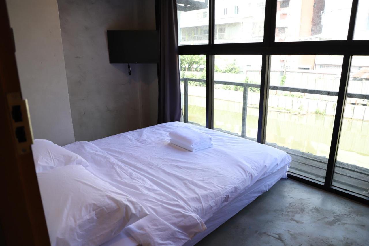 The Cube Hostel Khaosan Бангкок Экстерьер фото