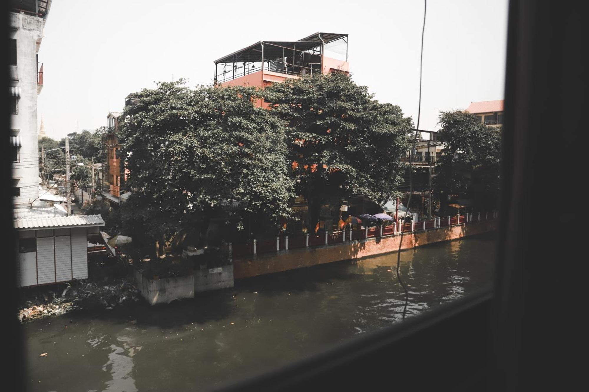 The Cube Hostel Khaosan Бангкок Экстерьер фото